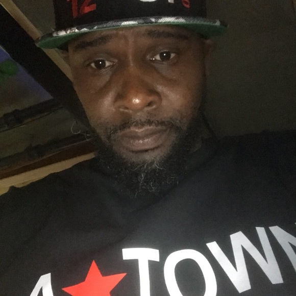 Meet your Posher, Chris - Picture 1 of 1